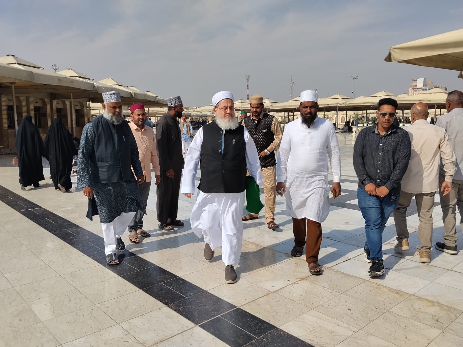 Pir Sayed Tanveer Hashmi at Samarra Shrine